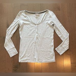 Victoria’s Secret / Long-Sleeve Gray Sleep Shirt